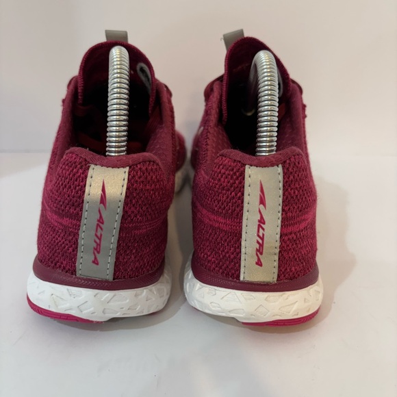 Altra Escalante size 7.5 - Picture 4 of 9